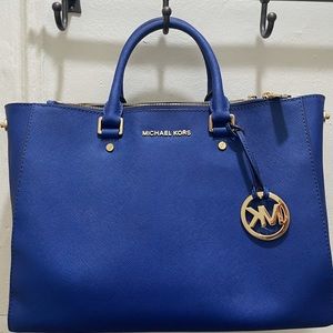 Navy blue hand bag/cross body bag